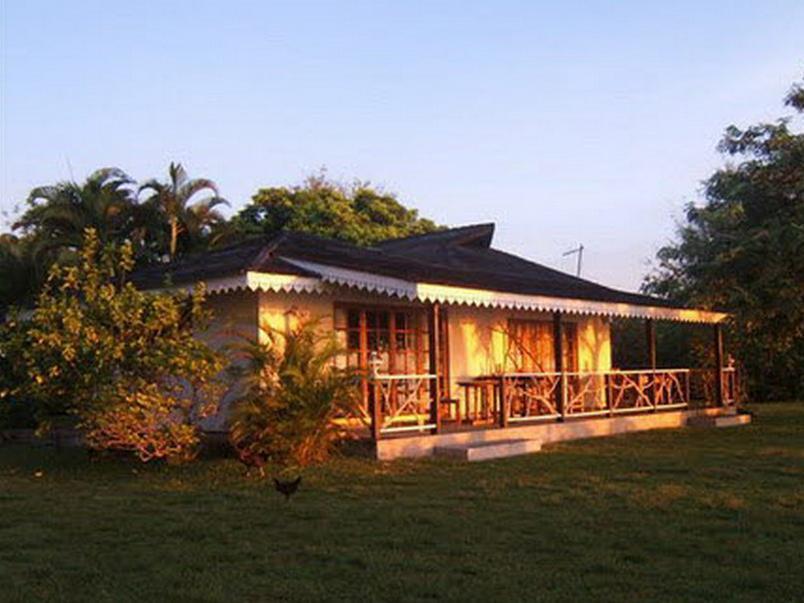 Opoa Hotel Atiapiti מראה חיצוני תמונה